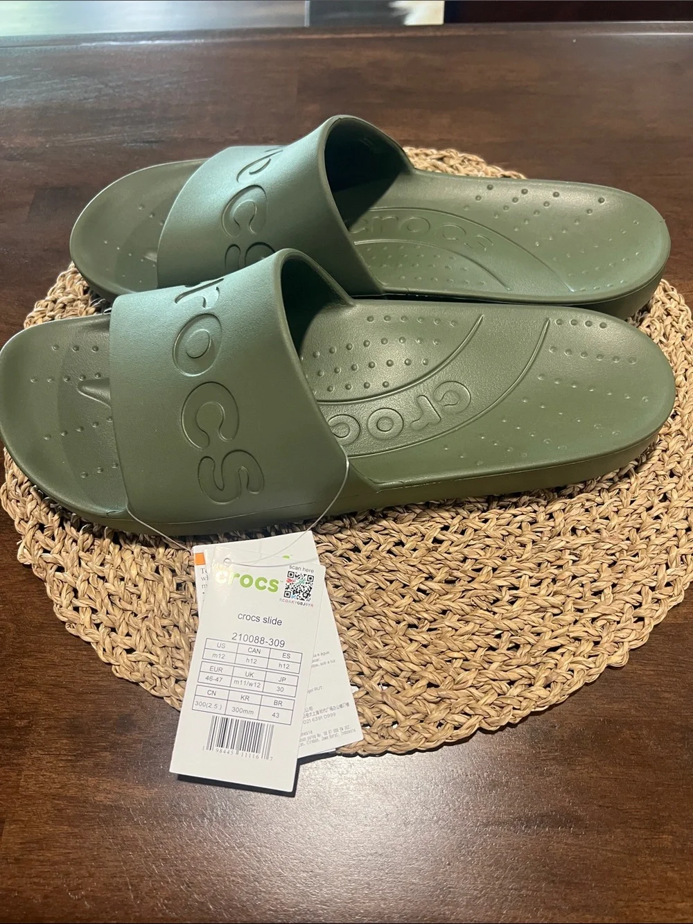 New CROCS Men’s ' Slide Sandals in Army Olive Green